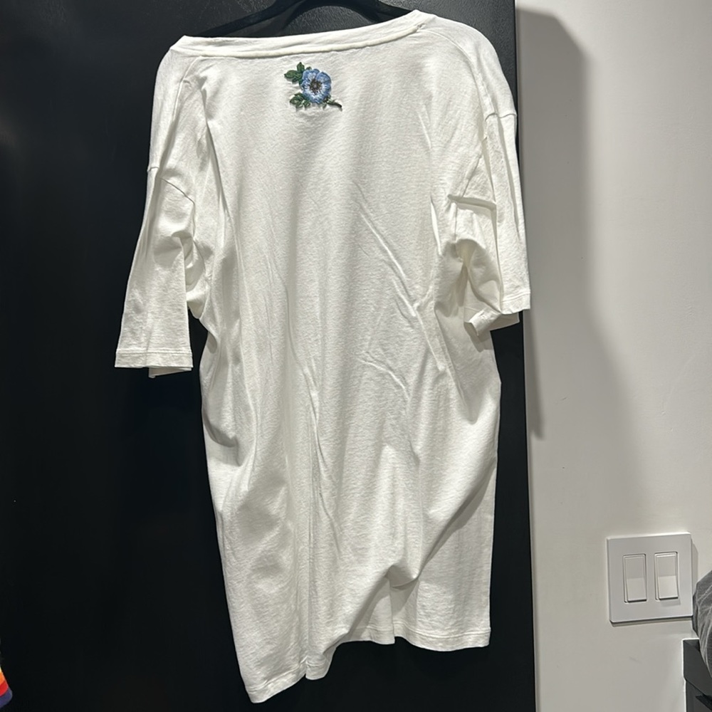 OVERSIZE T-SHIRT WITH GUCCI LOGO - Picture 11 of 14